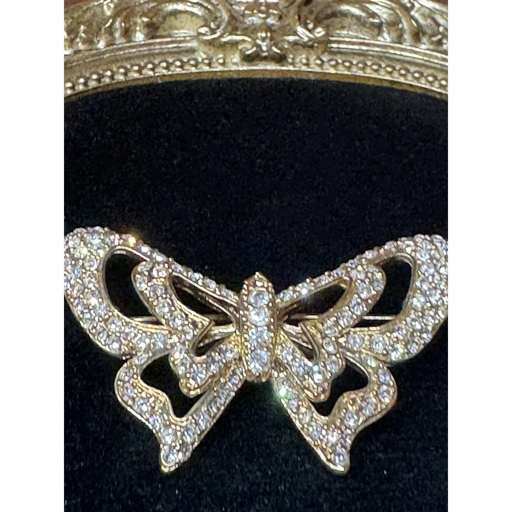 Vintage Rhinestone Butterfly Brooch‎ Gold Tone Openwork Sparkling Pin